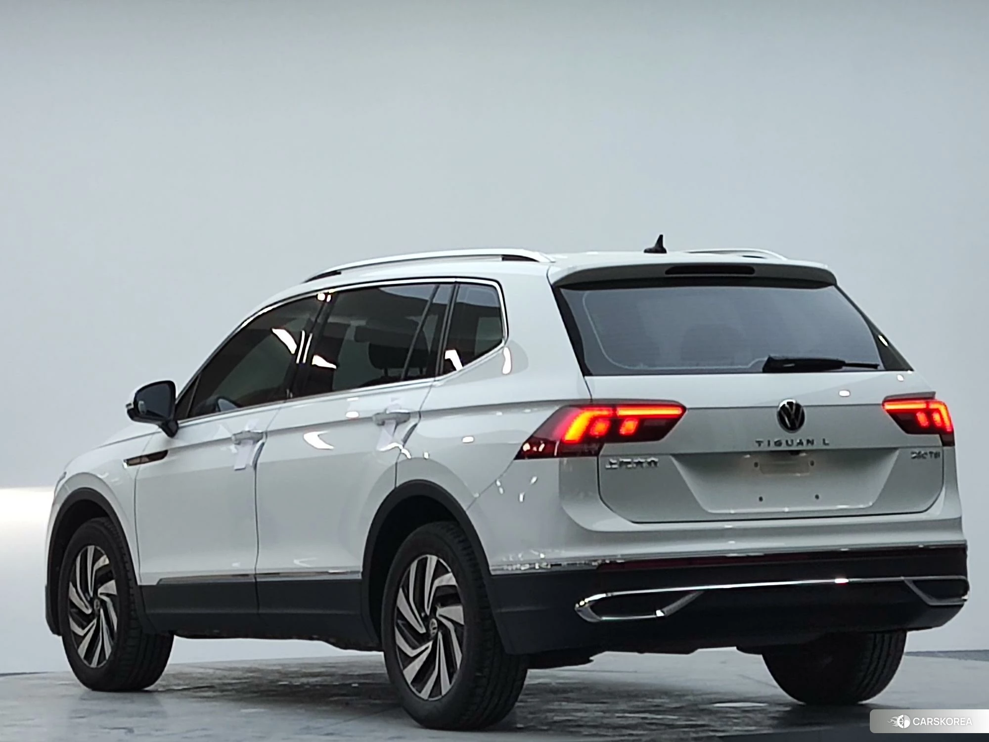 Volkswagen Tiguan L id 4452267 из Китая 7
