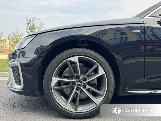 Audi A4L id 4313859 из Китая 7