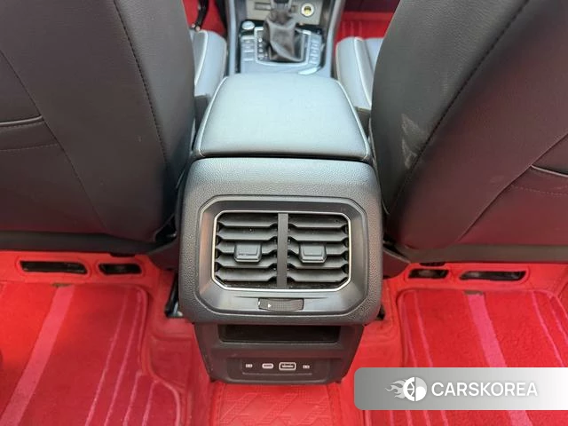 Volkswagen Tiguan L id 4275745 из Китая 7