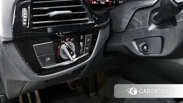 BMW 5 Series (G30) id 3366623 из Кореи 7