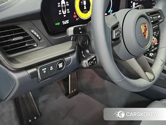 Porsche 911(992) id 4612236 из Кореи 7