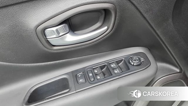 Jeep Renegade id 3942362 из Кореи 7