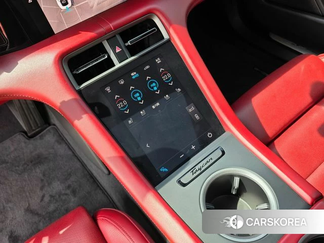 Porsche Taycan id 4245023 из Кореи 7