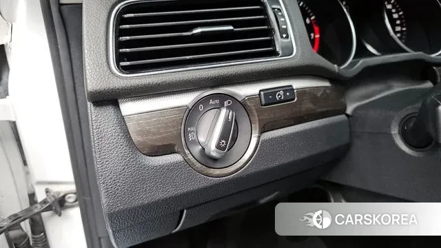 Volkswagen The New Passat id 3050558 из Кореи 7