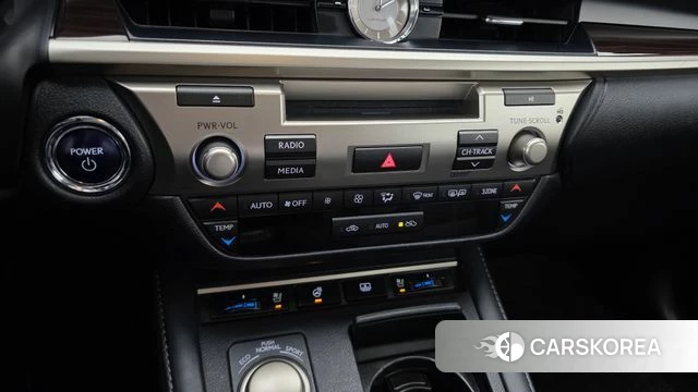 Lexus New ES300h id 3937263 из Кореи 7