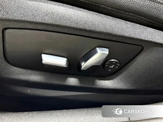 BMW 5 Series (G30) id 3789284 из Кореи 7