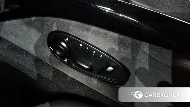 Aston Martin Vantage 2nd Generation id 3483275 из Кореи 7