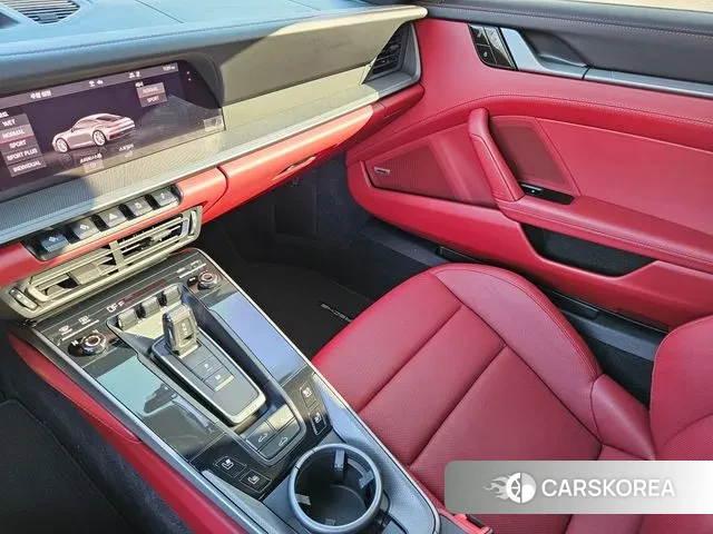 Porsche 911(992) id 3556647 из Кореи 7