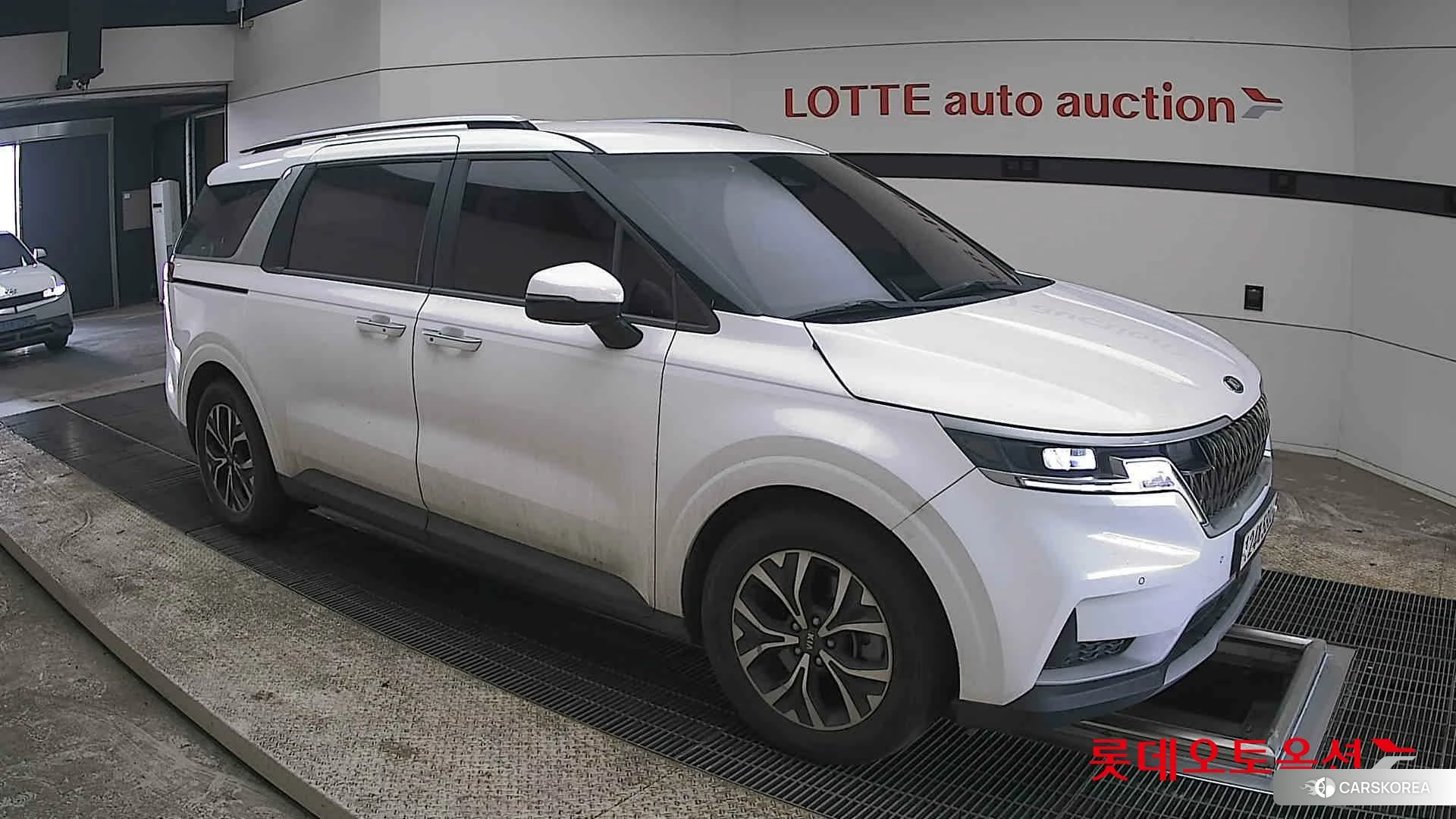 Kia Carnival id 3882122 из Кореи 7