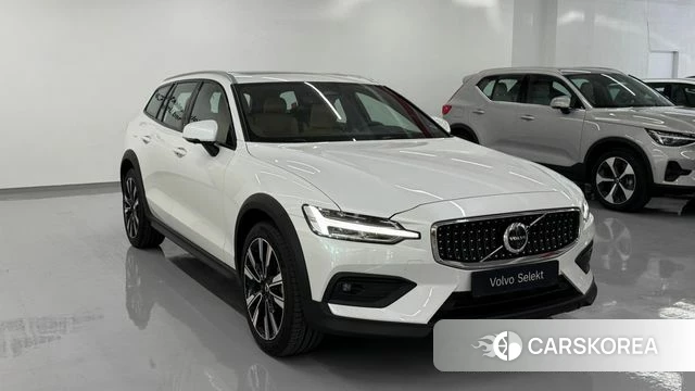 Volvo V60 Cross-Country 2nd Generation id 4407824 из Кореи 7