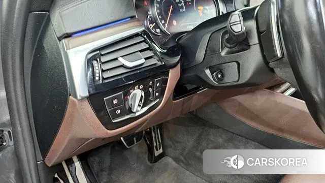 BMW 5 Series (G30) id 3728806 из Кореи 7