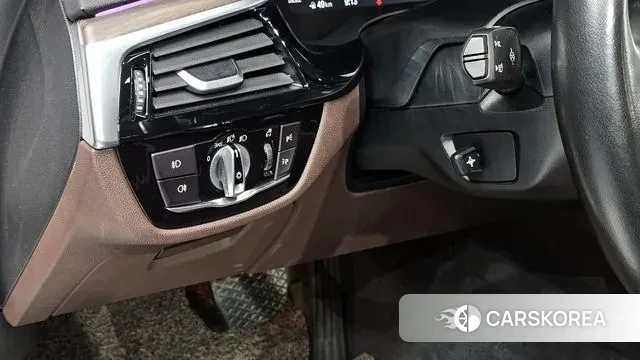 BMW 5 Series (G30) id 3666405 из Кореи 7