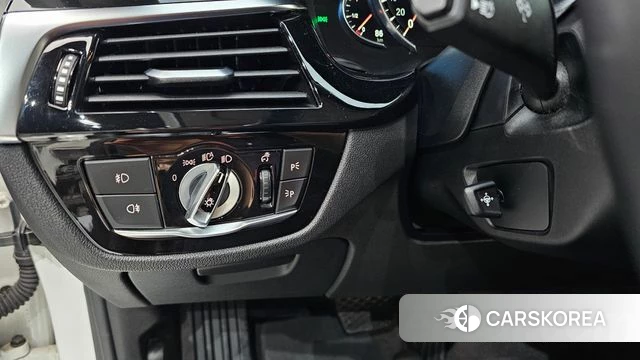 BMW 5 Series (G30) id 3924869 из Кореи 7