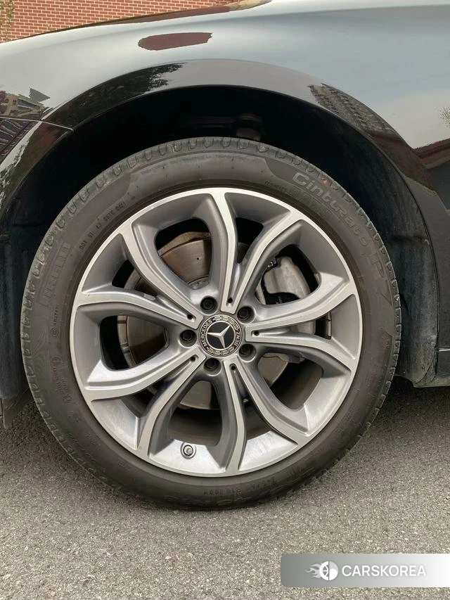 Mercedes-Benz E-class id 4255878 из Китая 7