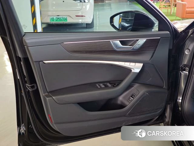 Audi A6L id 4307686 из Китая 7