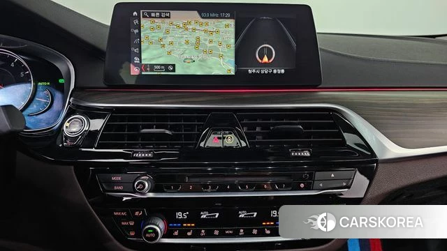 BMW 5 Series (G30) id 3899876 из Кореи 7