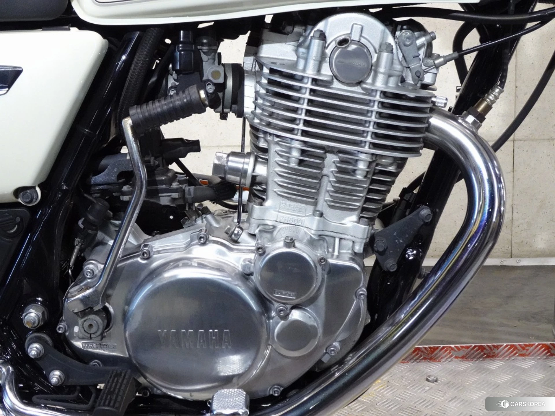 Yamaha SR 400 id 3946293 из Японии 7