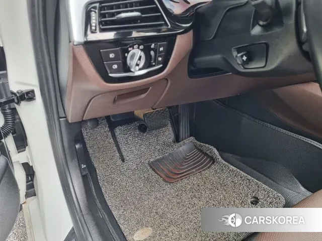 BMW 5 Series (G30) id 3239027 из Кореи 7