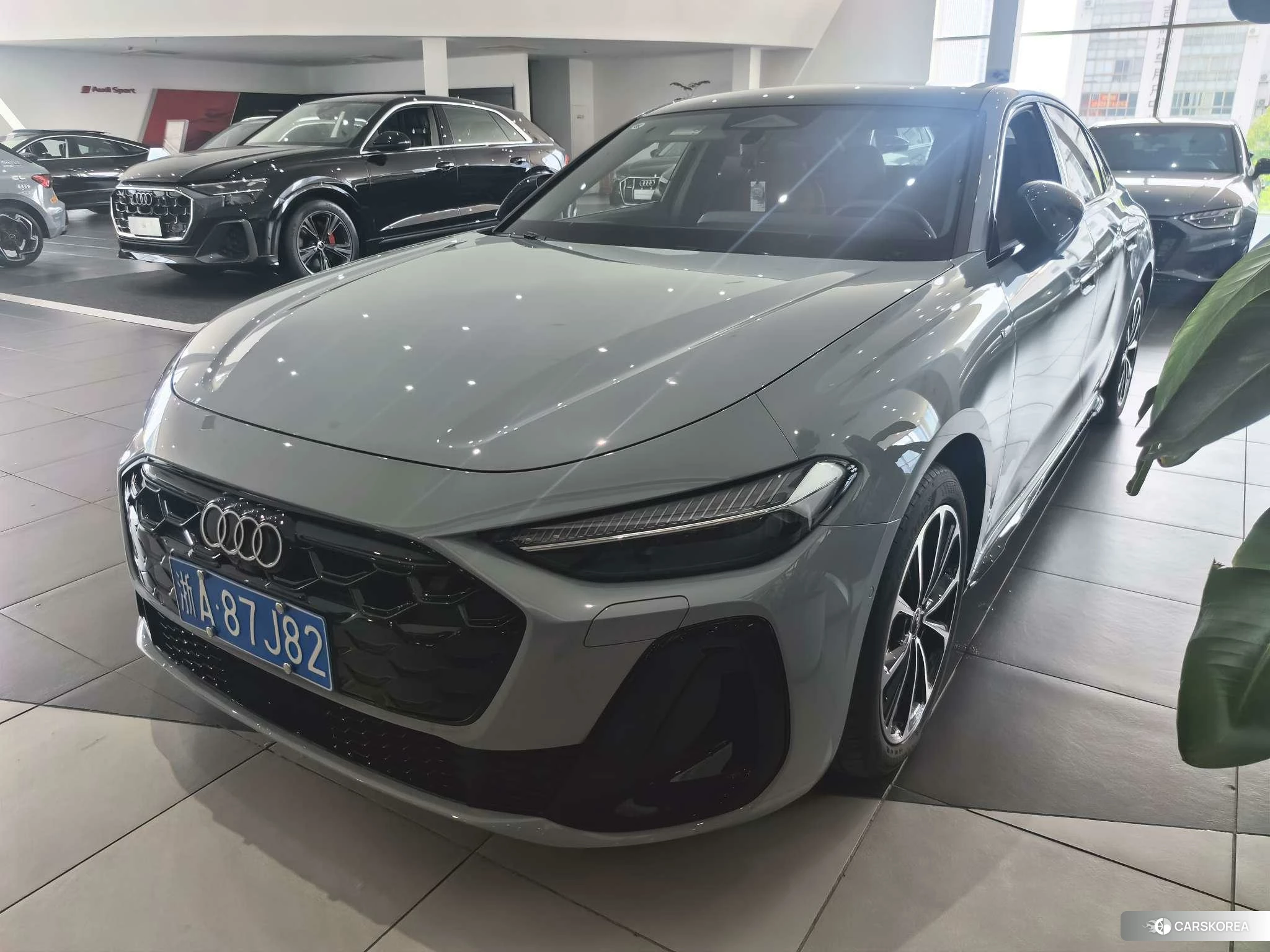 Audi A5L id 4419176 из Китая 7