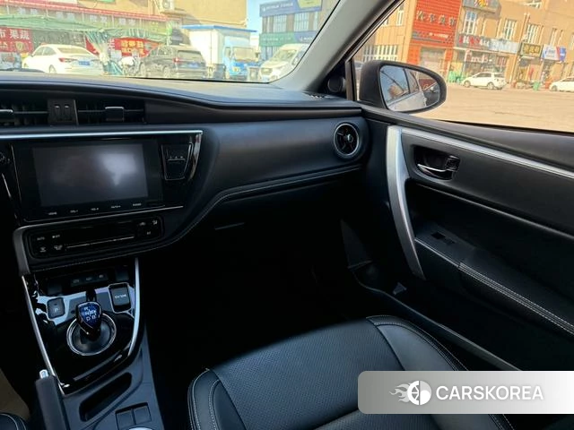 Toyota Corolla dual engine E+ id 4235869 из Китая 7