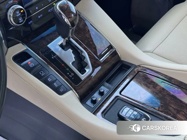 Toyota Elfa id 4258216 из Китая 7
