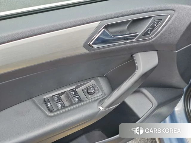 Volkswagen Touran L id 4290593 из Китая 7