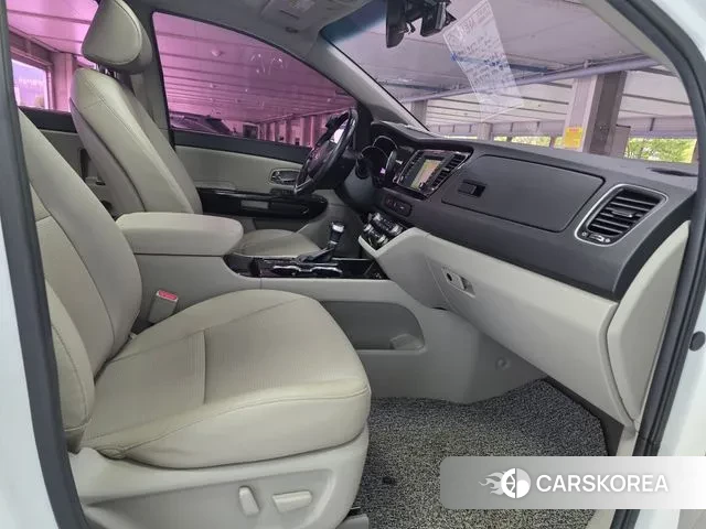 Kia The New Carnival id 3024618 из Кореи 7