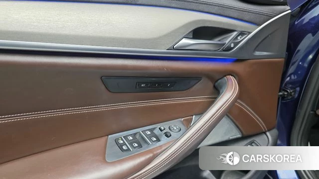 BMW 5 Series (G30) id 3821101 из Кореи 7