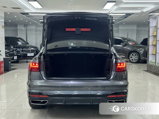 Audi A4L id 4313398 из Китая 7