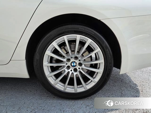 BMW 5 Series (G30) id 3807858 из Кореи 7