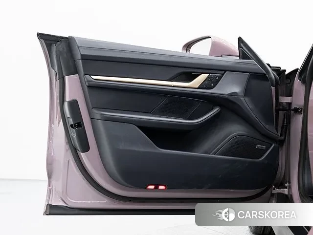 Porsche Taycan id 3523586 из Кореи 7