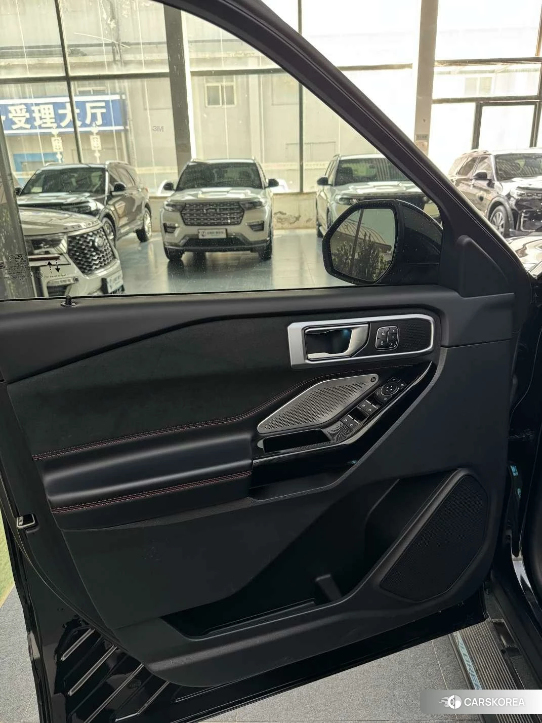 Ford Explorer id 4405771 из Китая 7