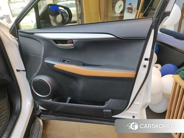Lexus NX id 4262354 из Китая 7