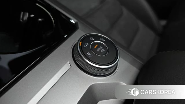 Volkswagen Touareg 3rd generation id 3891536 из Кореи 7