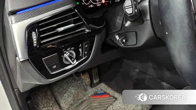 BMW 5 Series (G30) id 3043152 из Кореи 7