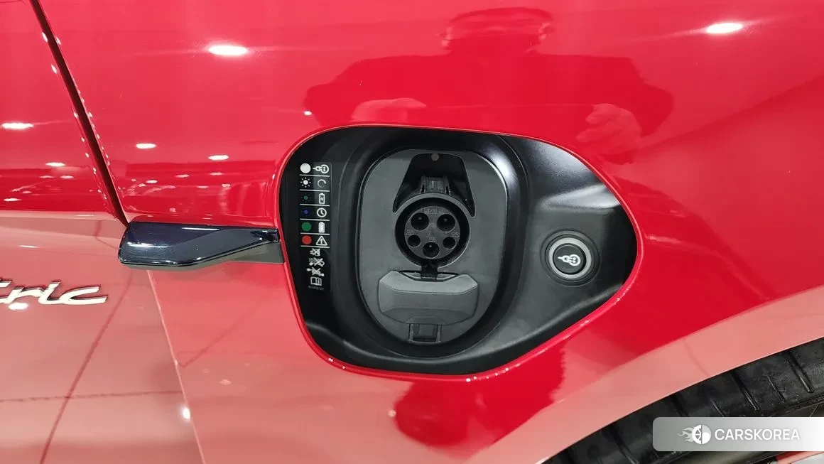 Porsche Taycan id 1661816 из Кореи 7