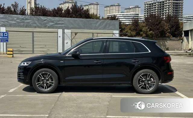 Audi Q5L id 3876339 из Китая 7