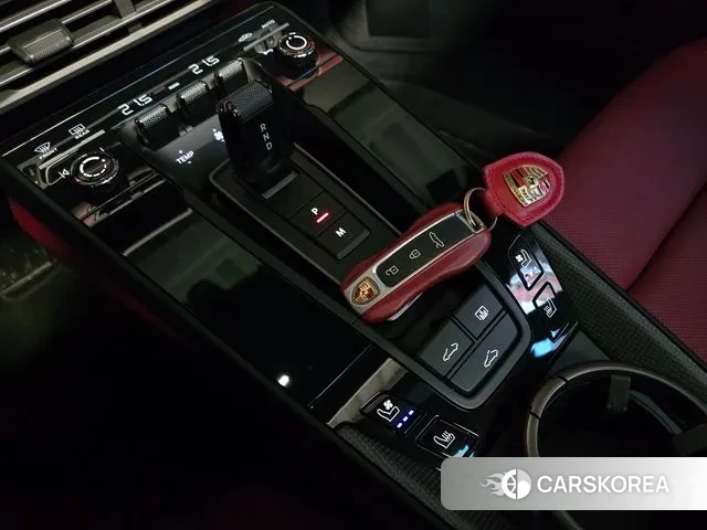 Porsche 911(992) id 3614861 из Кореи 7