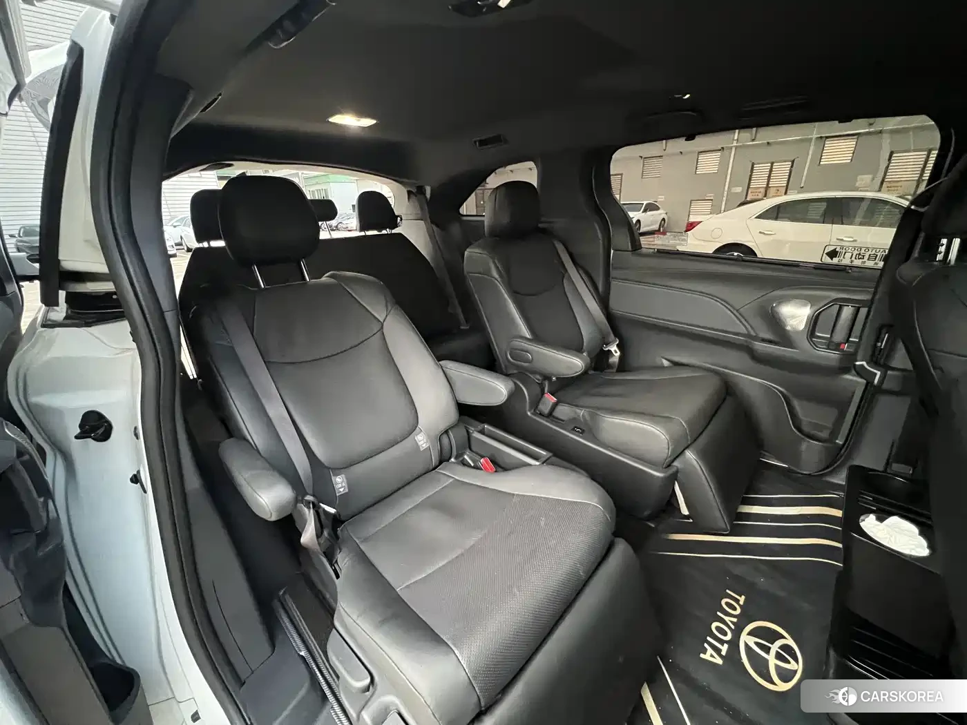 Toyota Sienna id 4599621 из Китая 7