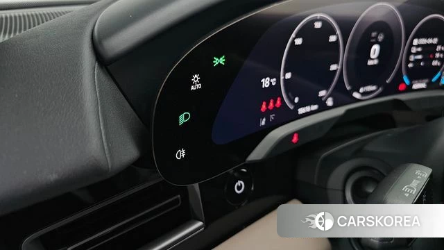 Porsche Taycan id 4185684 из Кореи 7