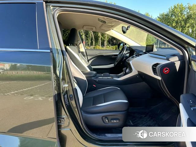 Lexus NX id 4291576 из Китая 7