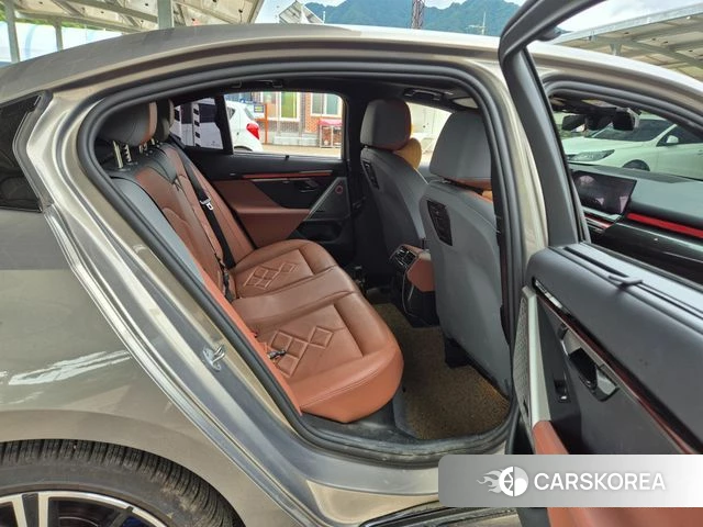 BMW 5 Series (G60) id 4499459 из Кореи 7