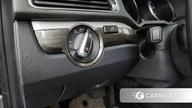 Volkswagen The New Passat id 4295008 из Кореи 7