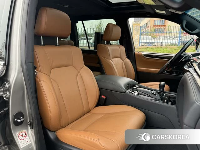 Lexus LX id 4359572 из Китая 7