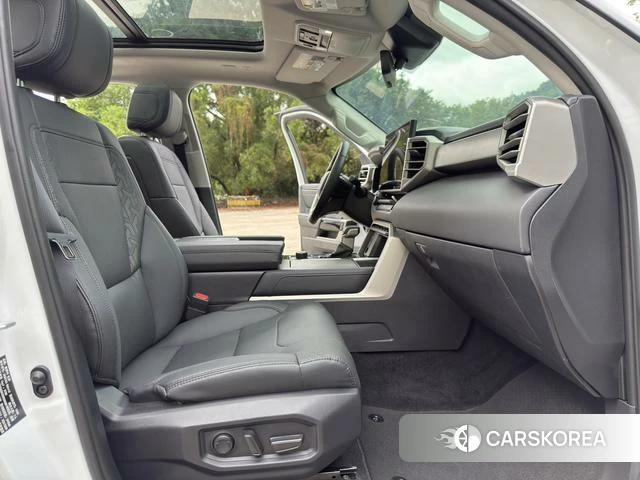 Toyota Sequoia id 4274601 из Китая 7