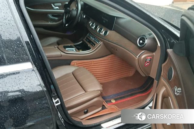 Mercedes-Benz E-class id 4259969 из Китая 7