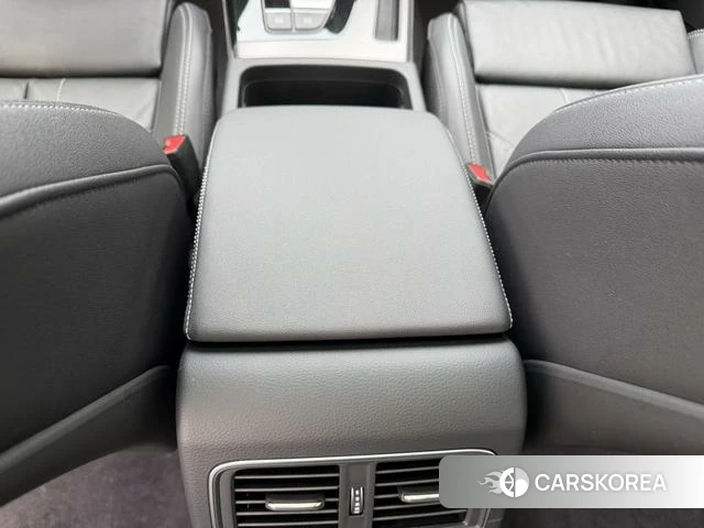 Audi Q5L id 4297714 из Китая 7