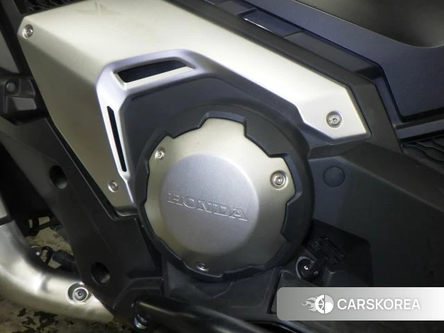 Honda X-ADV 750 id 3949945 из Японии 7