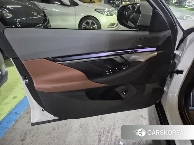 BMW 5 Series (G60) id 3619875 из Кореи 7