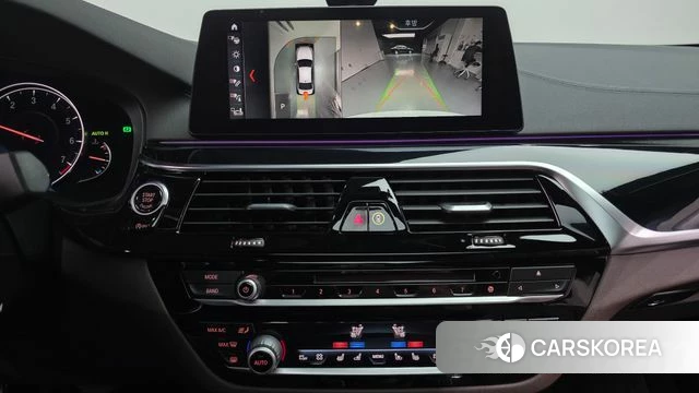 BMW 5 Series (G30) id 3911958 из Кореи 7